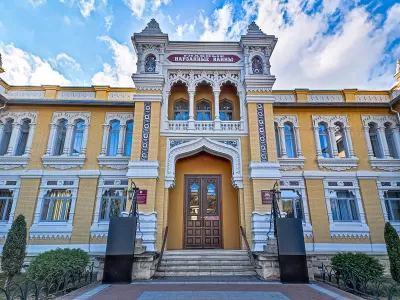 Главный вход